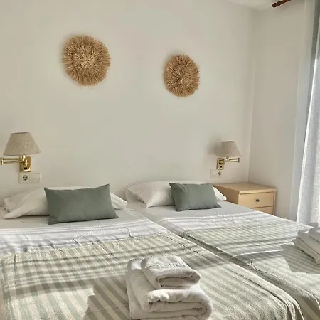 Homing Port 15 * Cambrils